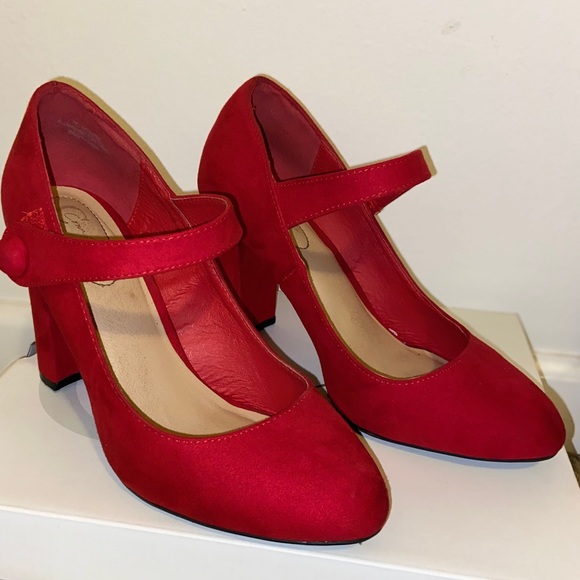 Red Heels - Picture 2 of 5